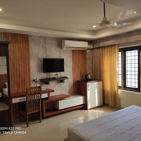 Hotel Sree Gokulam Apartments Guruvayur Exterior photo