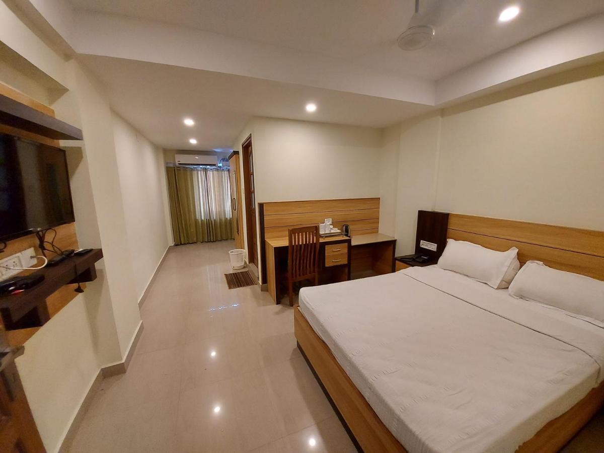 Hotel Sree Gokulam Apartments Guruvayur Exterior photo