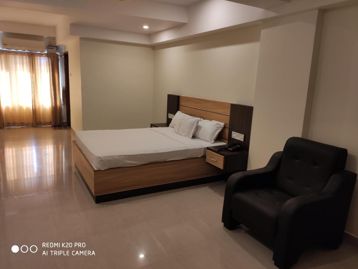 Hotel Sree Gokulam Apartments Guruvayur Exterior photo