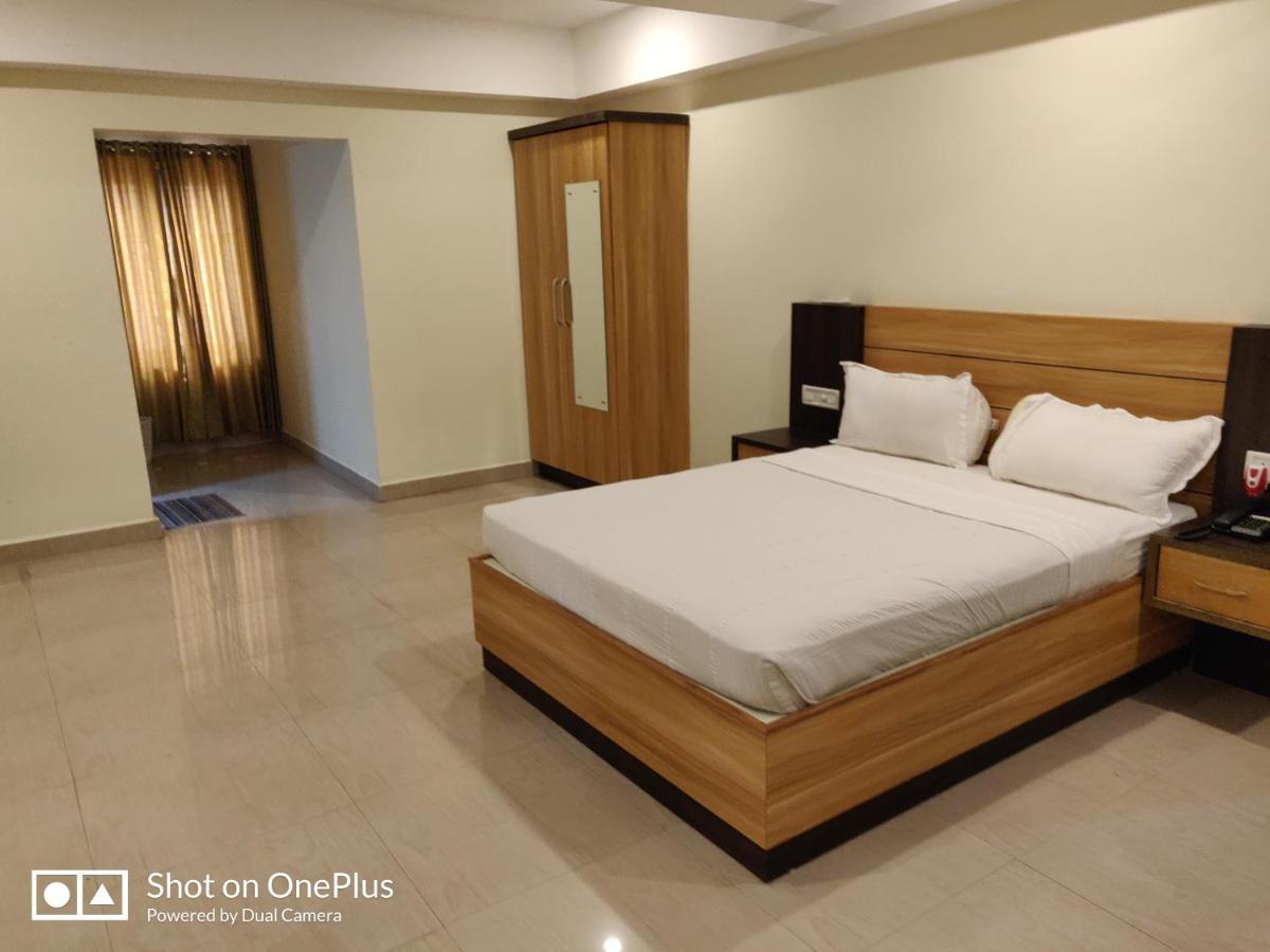 Hotel Sree Gokulam Apartments Guruvayur Exterior photo