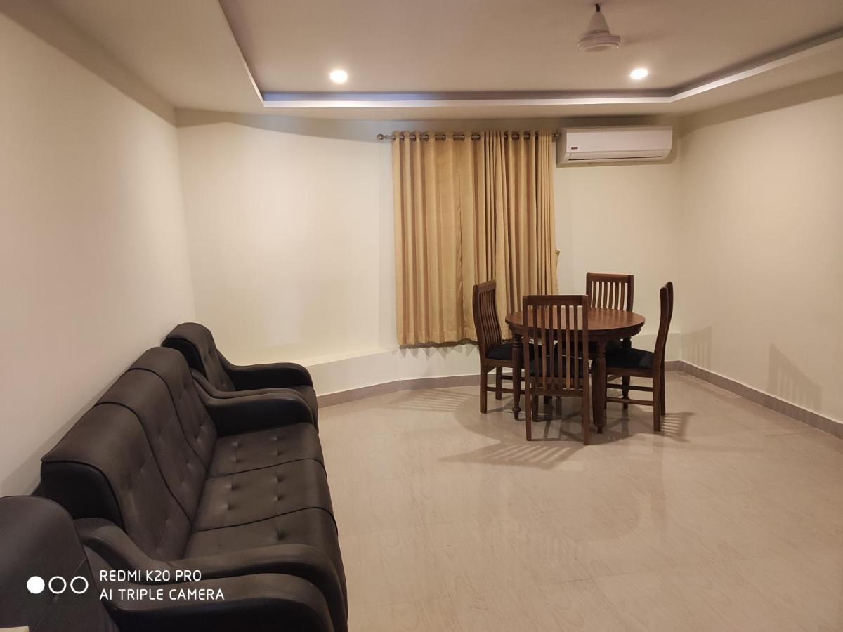 Hotel Sree Gokulam Apartments Guruvayur Exterior photo