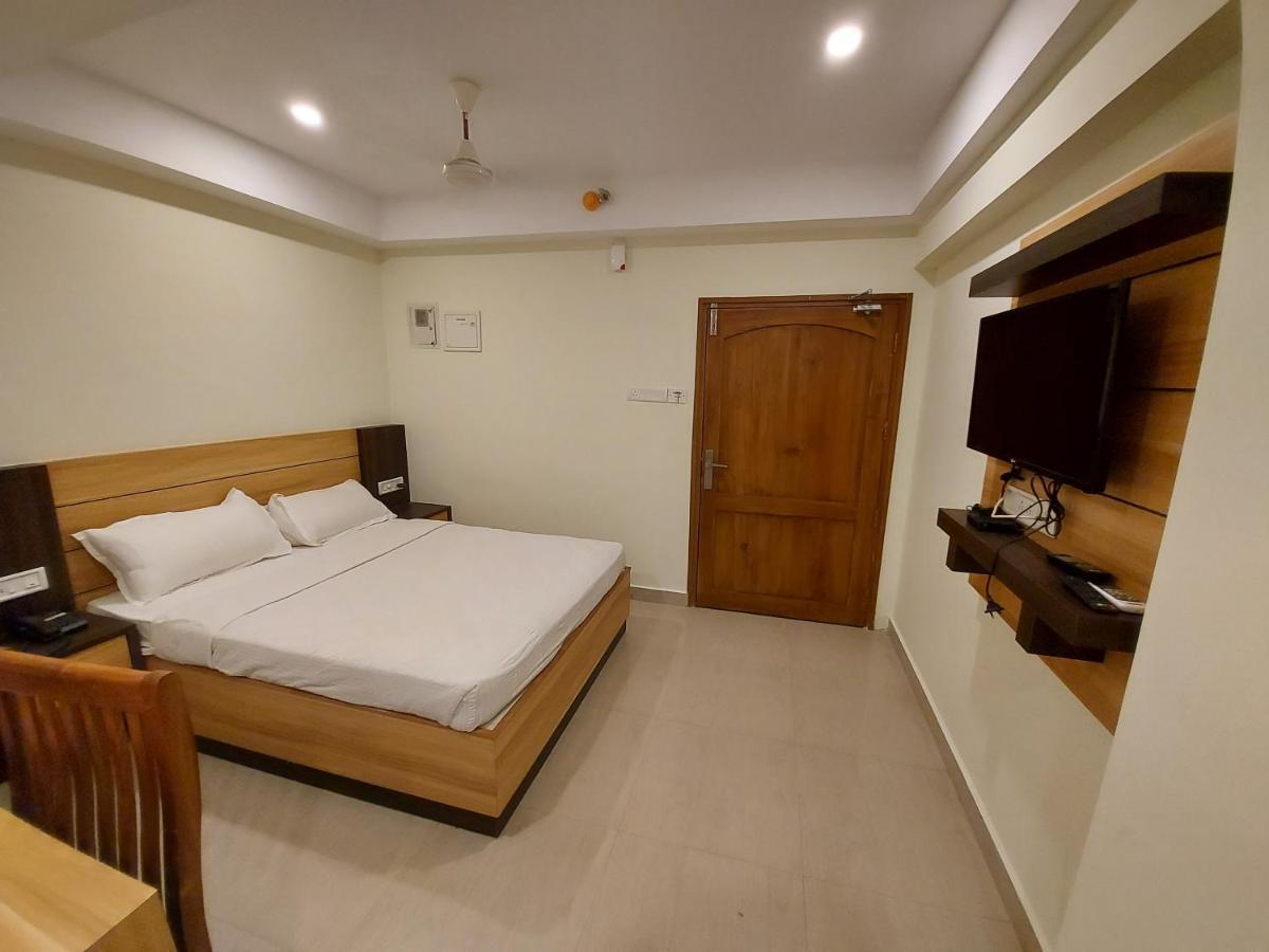Hotel Sree Gokulam Apartments Guruvayur Exterior photo